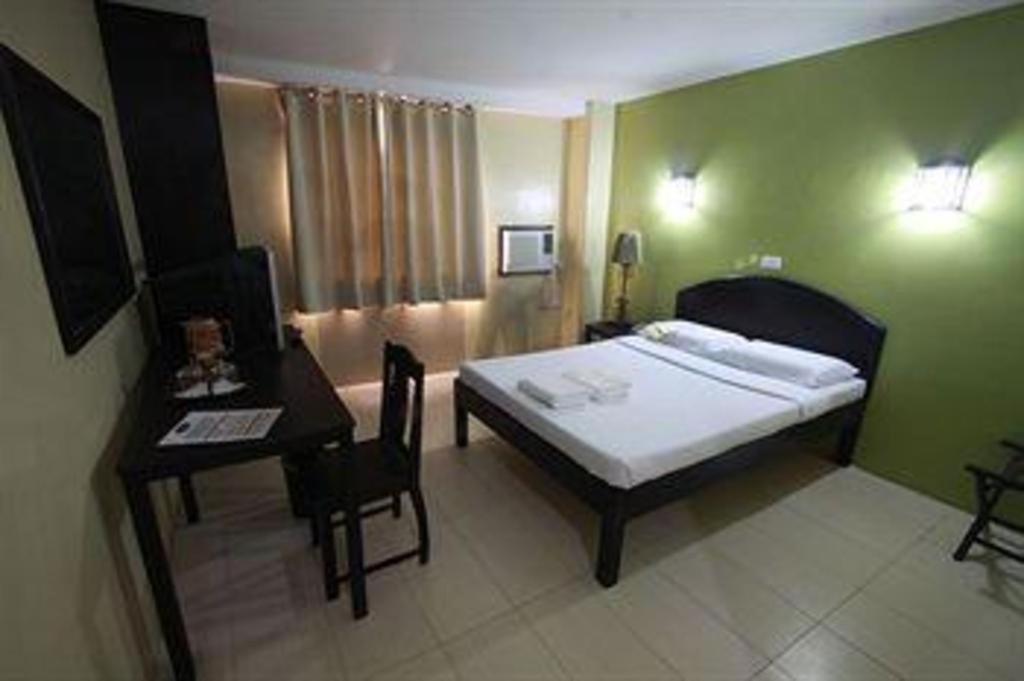 Sampaguita Suites Plaza Garcia Cebu Exterior photo